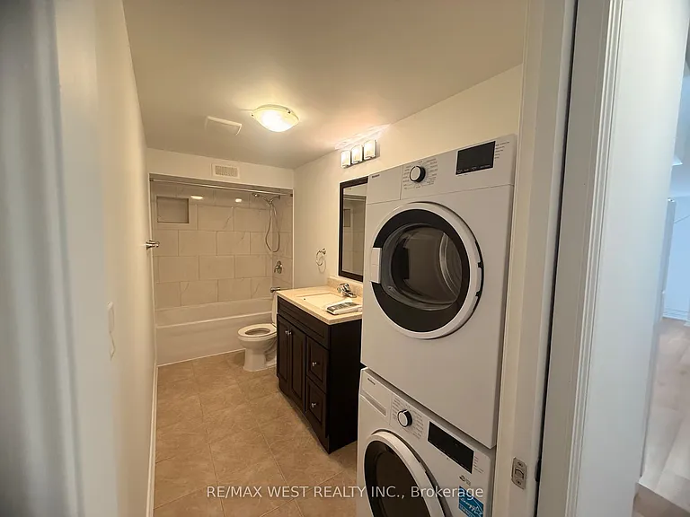 334 Silverthorn Ave #C — Photo 11