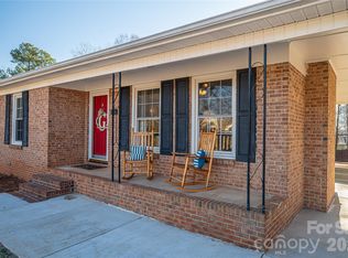 1466 Pressley Dr, Lincolnton, NC 28092