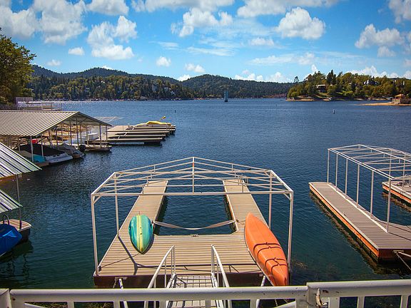 Lake Views Single Slip Dock