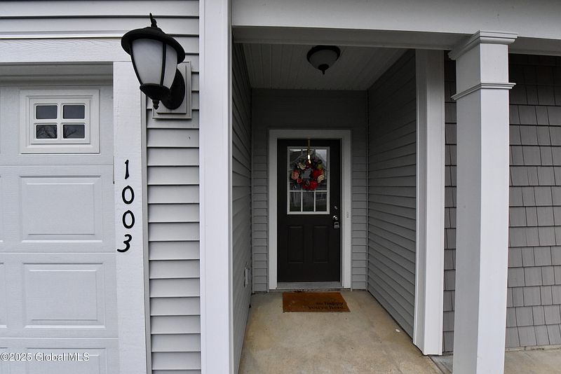 4th image of 1003 Grayson Place