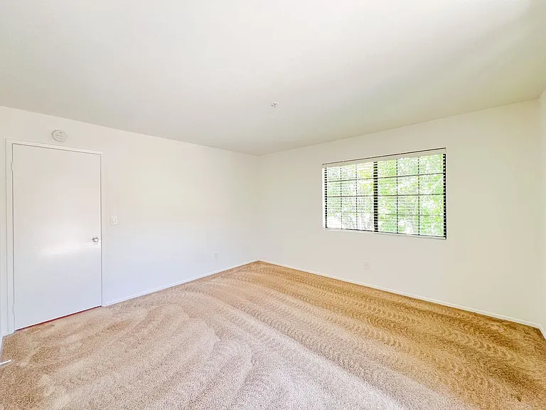 3902Howard — Photo 14