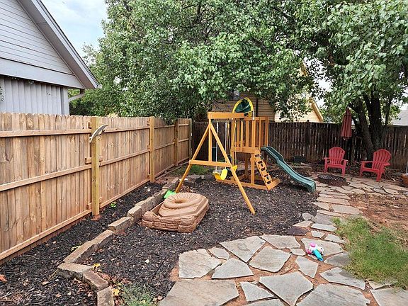 3rd image of 12721 Trail Oaks Dr