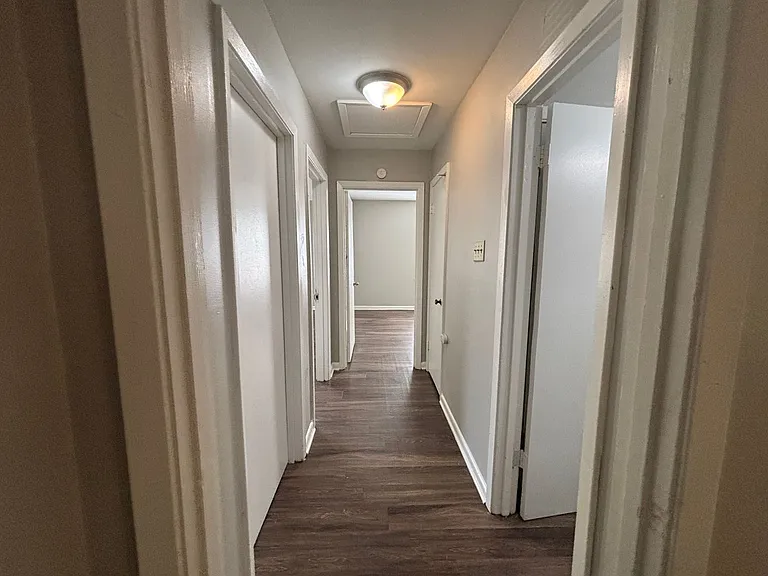 2160 Saint Elmo Ave — Photo 13