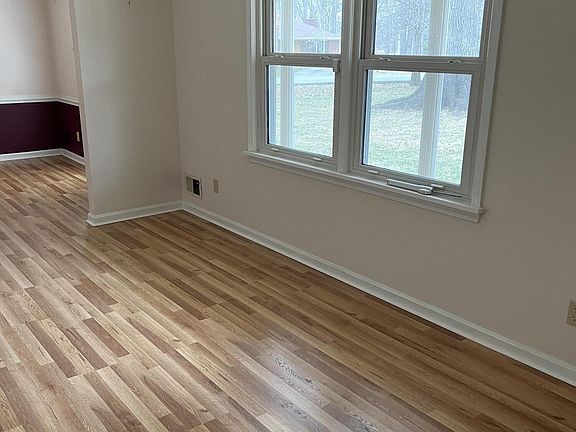3rd image of 4910 Hickory Hollow Ln