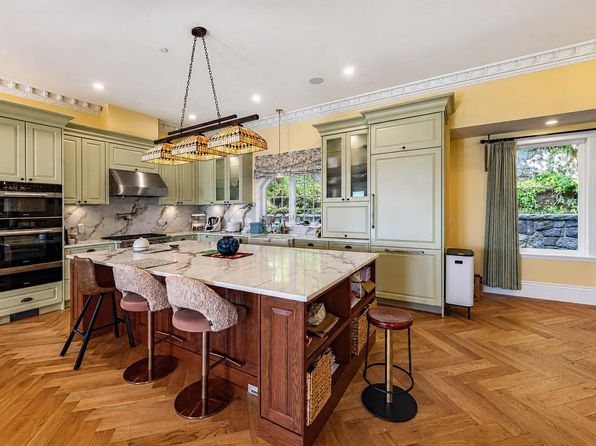 5 bedroom rental in West Vancouver — photo 14