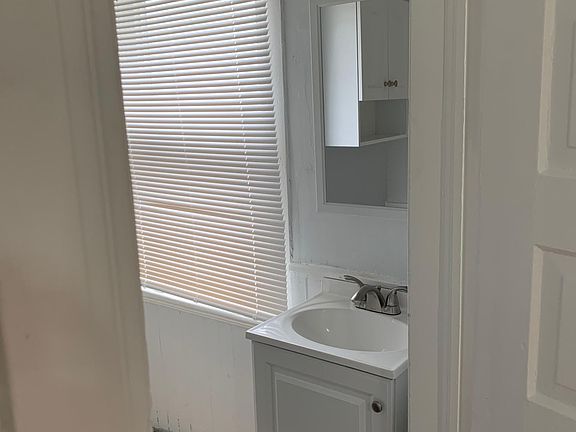 3rd image of 1609 Hopkins Ave APT 3