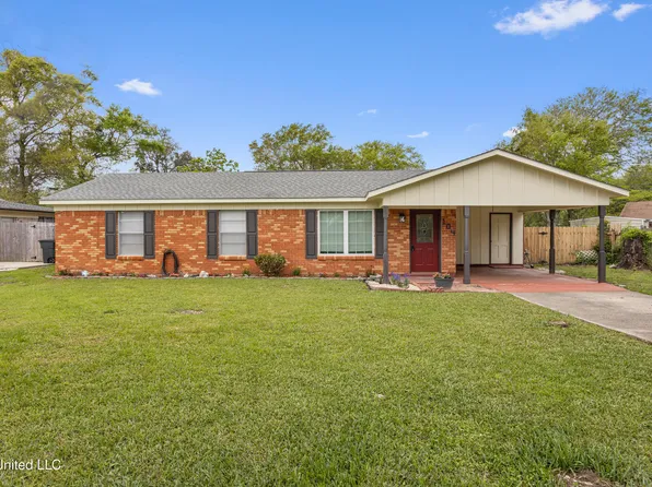 104 Carlos Ct, Bay Saint Louis, MS 39520
