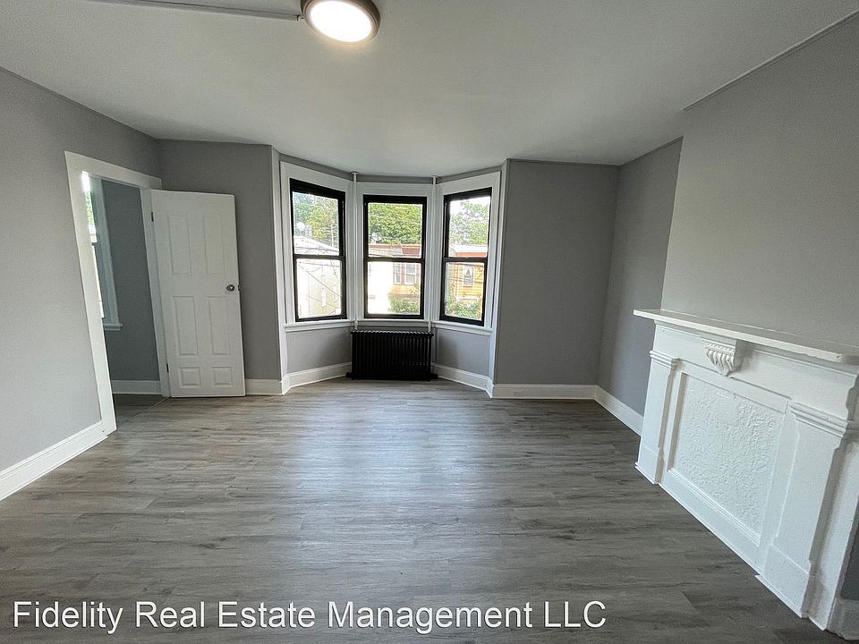 1st image of 69 Robinson Ave Floor 2