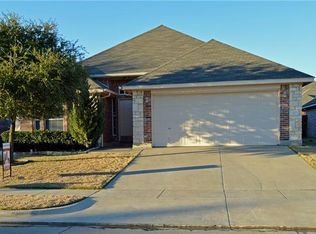 8229 Winter Falls Trl, Hurst, TX 76053