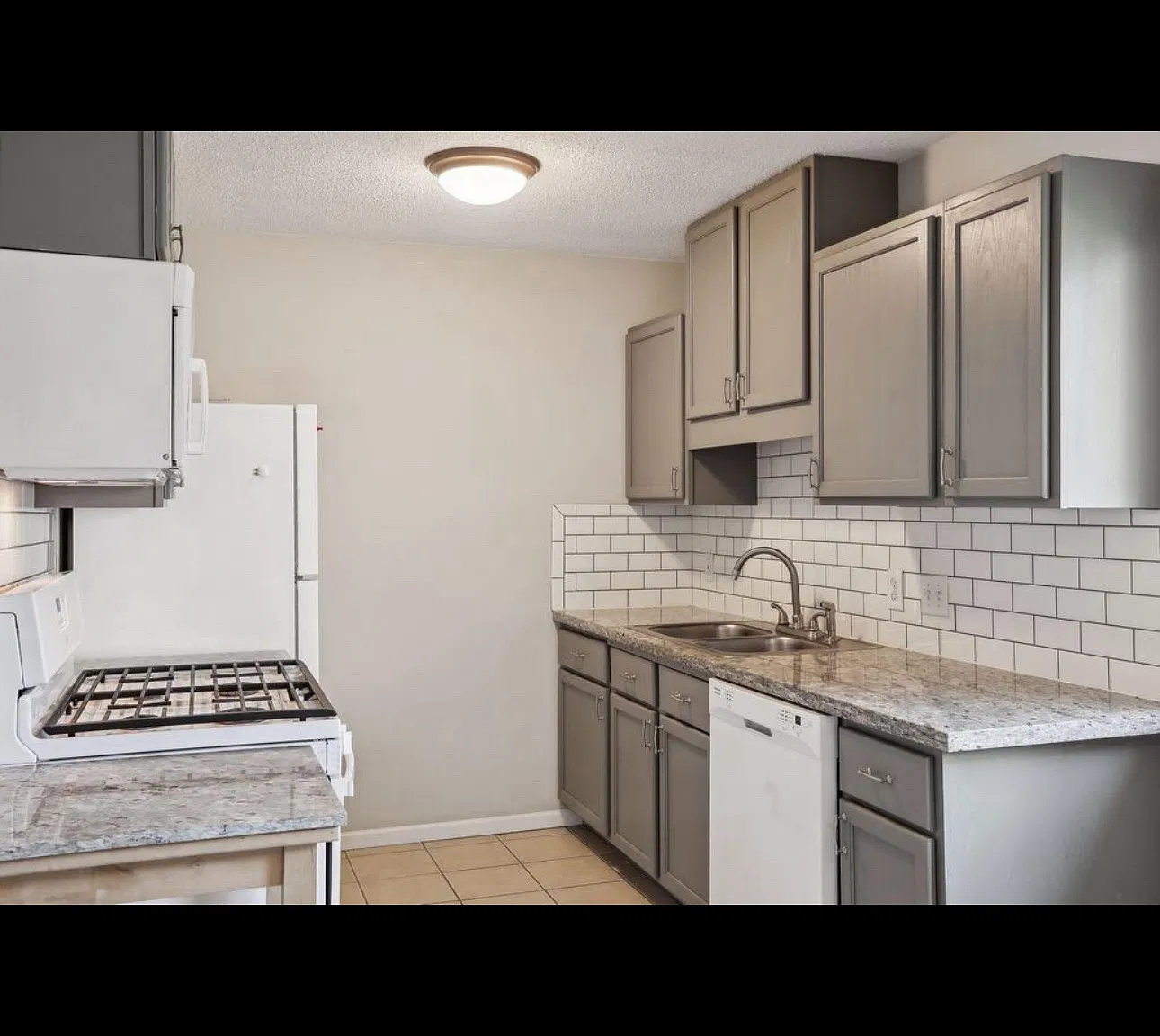 2538 California St NE — Photo 1