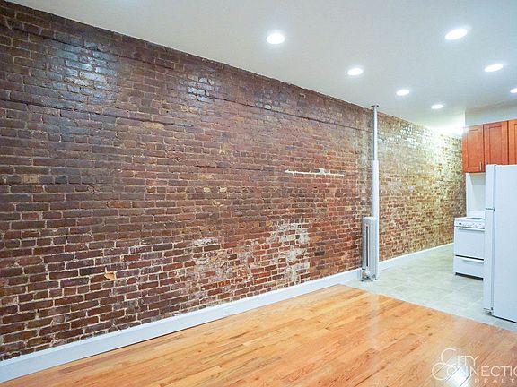 4th image of 215 E 5th St APT 2