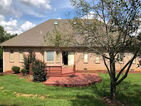 2nd image of 1529 Greenmeadow Ct