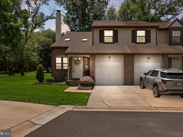 9 Greensward Ln, Cherry Hill, NJ 08002