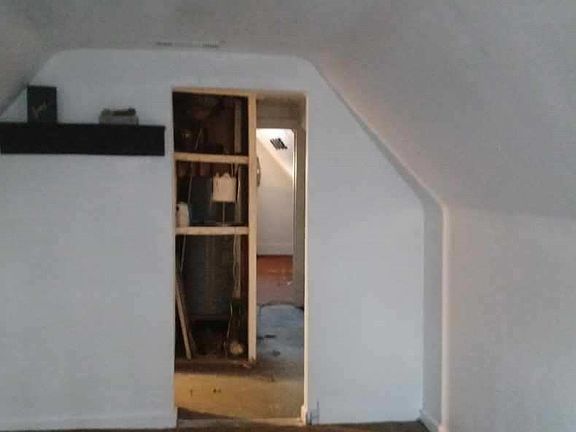 3rd image of 132 W Vine St