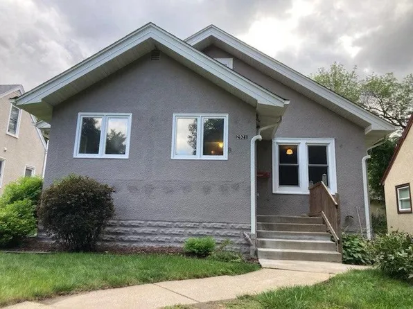 2921 Zenith Ave N, Robbinsdale, MN 55422