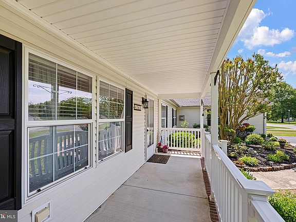 3rd image of 563 Wynn Wood Cir