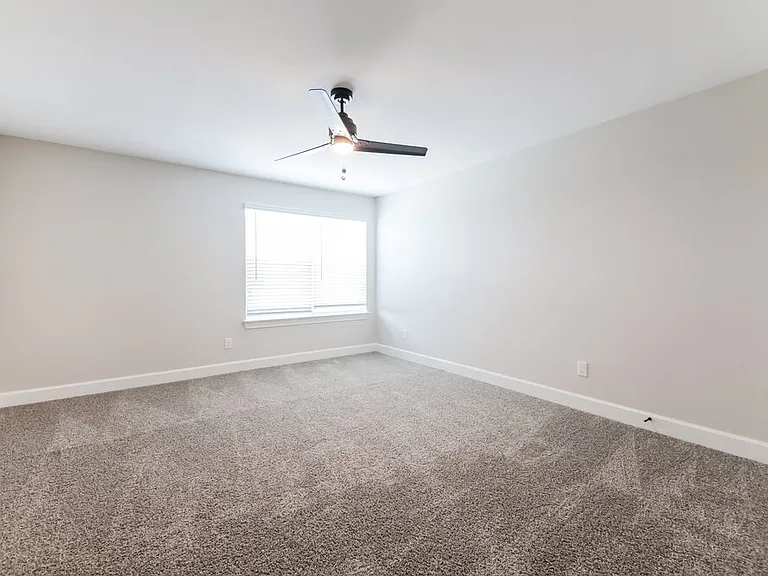 709 Princeton Hts — Photo 11