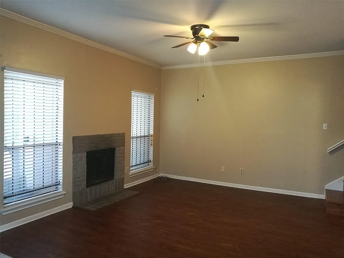Building Photo - 8299 Cambridge St #403