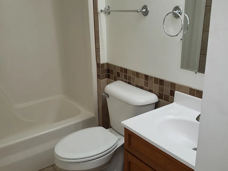 606 N Main St #1 — Photo 3