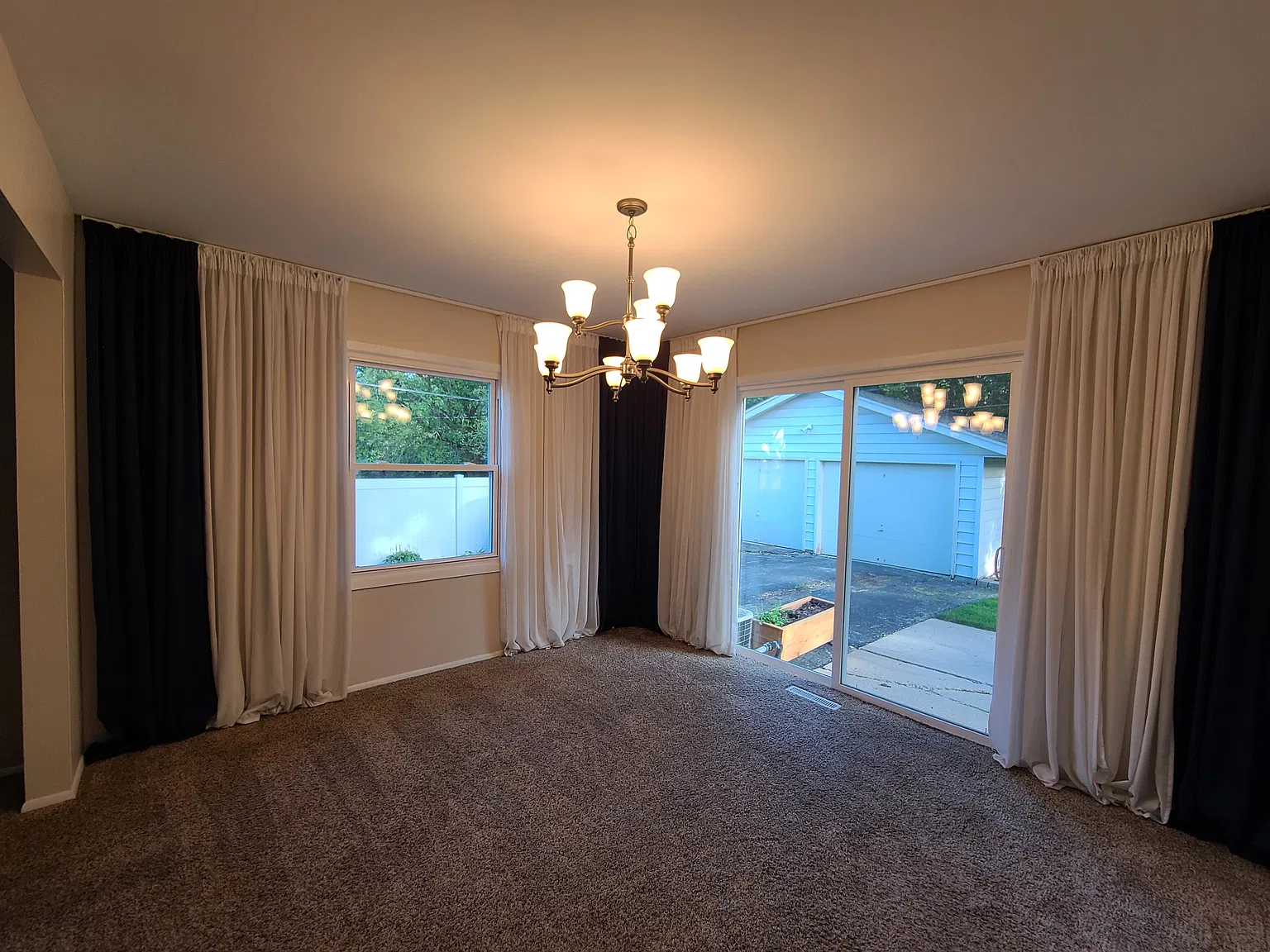 3 bed, 2.5 bath, 1690 sqft, $2,500 — Photo 4