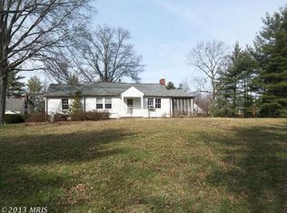 6008 Brookview Dr, Alexandria, VA 22310