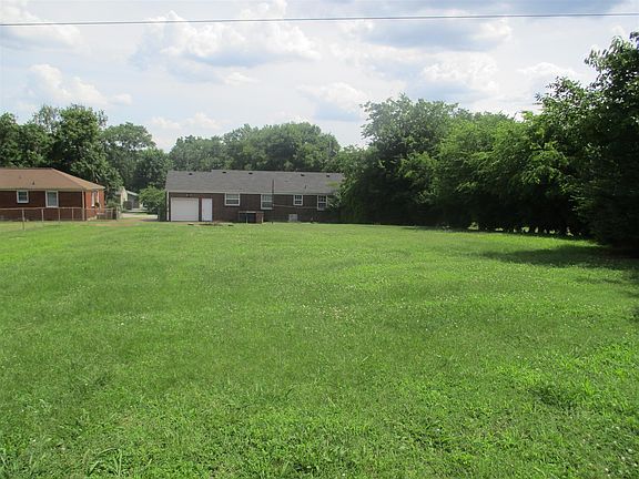 3rd image of 2624 Lakeland Dr