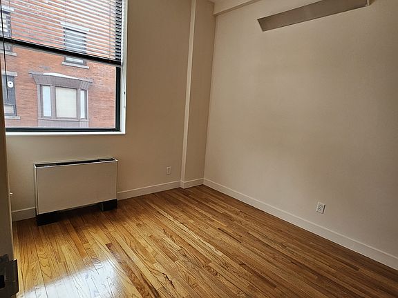 2nd image of 68-70 Bank St #2B