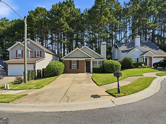 3rd image of 226 Park Pl
