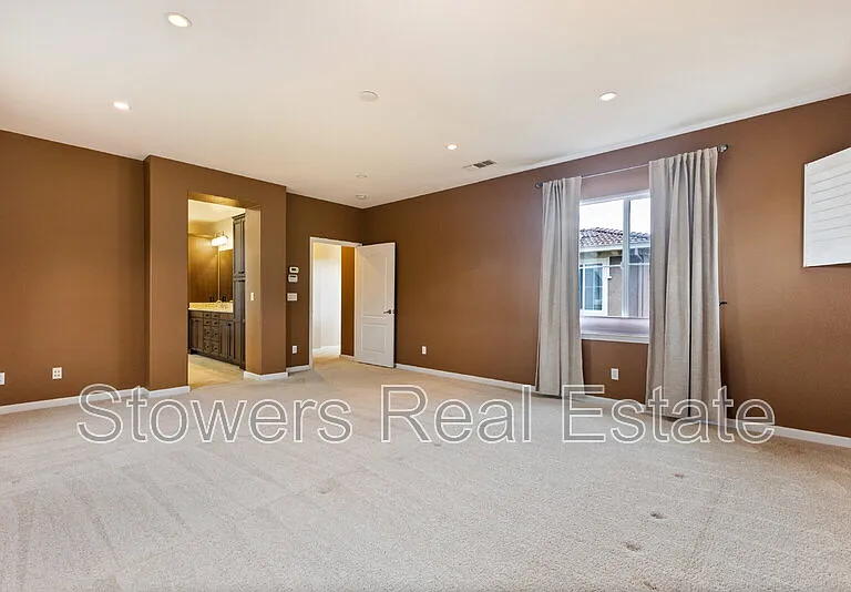 2512 Piccadilly Cir — Photo 36