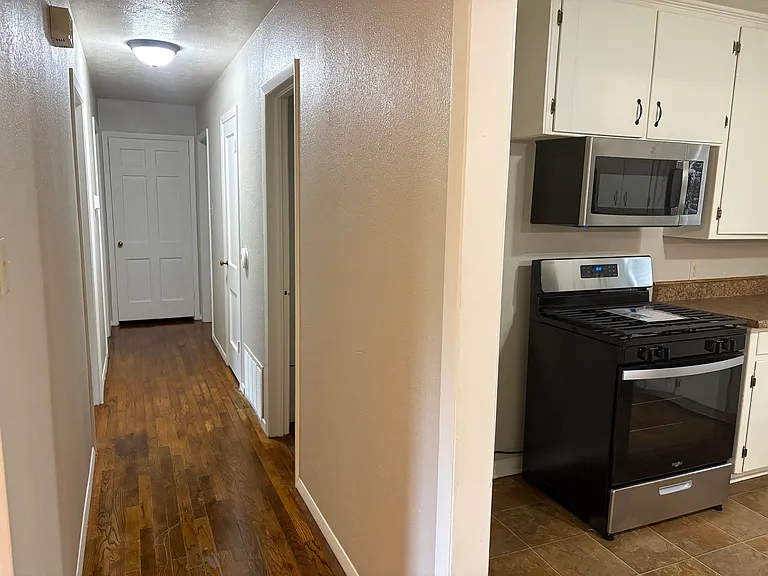 404 W Heron St — Photo 5