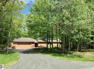 9628 Cunningham Ln, Traverse City, MI 49685