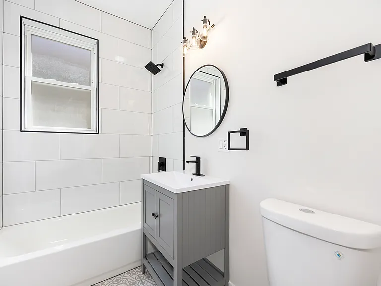4819 W Barry Ave #2 — Photo 8