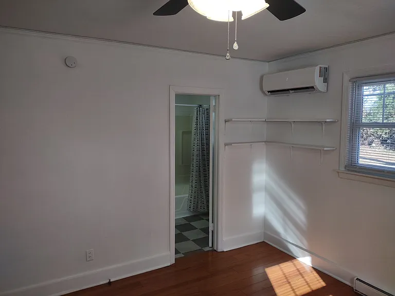 402 N Main St — Photo 8