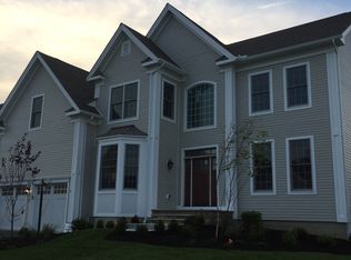 9 Hemlock Way, Cohasset, MA 02025