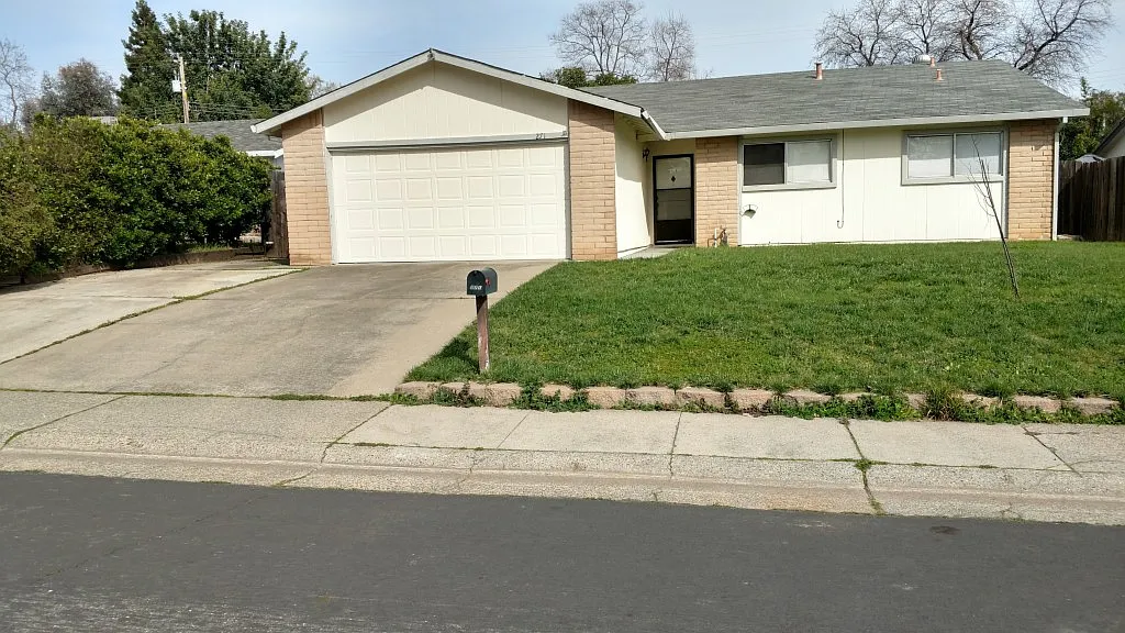 271 Lisawood Dr photo 1