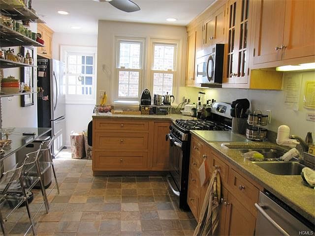 1st image of 17 Harmony Dr