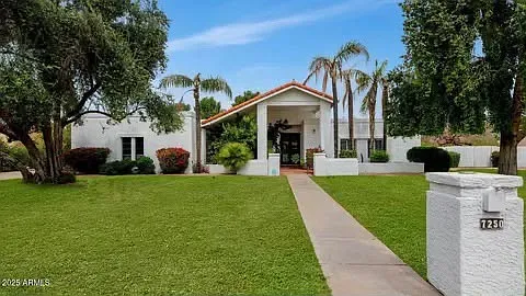 7250 E Paradise Dr — Photo 1