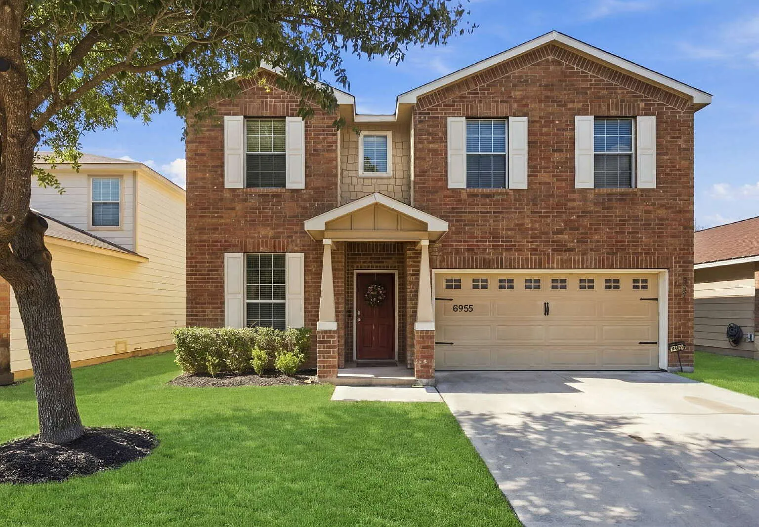 3 bed, 2.5 bath, 2307 sqft, $1,850 — Photo 1
