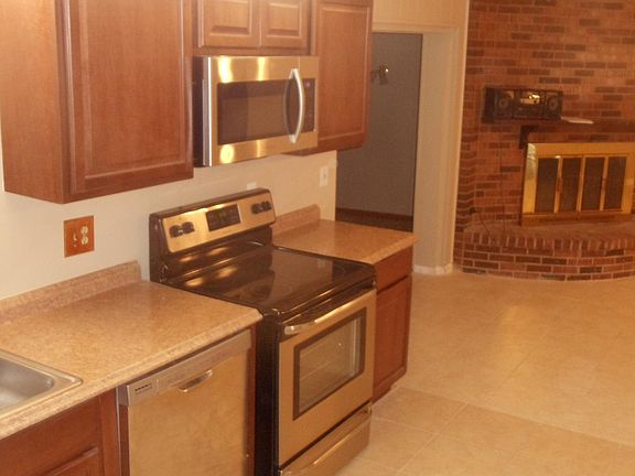 5th image of 2492 Ginny Ct