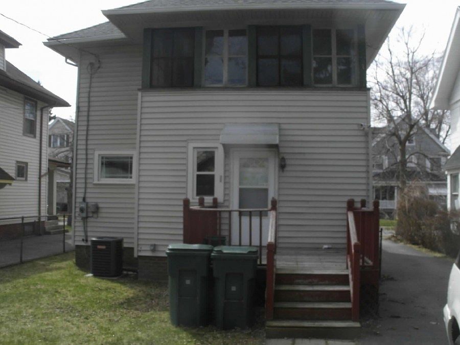 2nd image of 58 Evangeline St