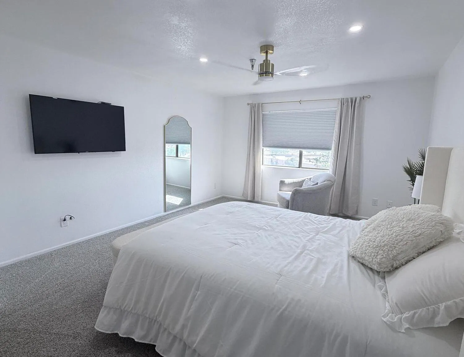 2 bed, 2.0 bath, 1403 sqft, $1,750 — Photo 2