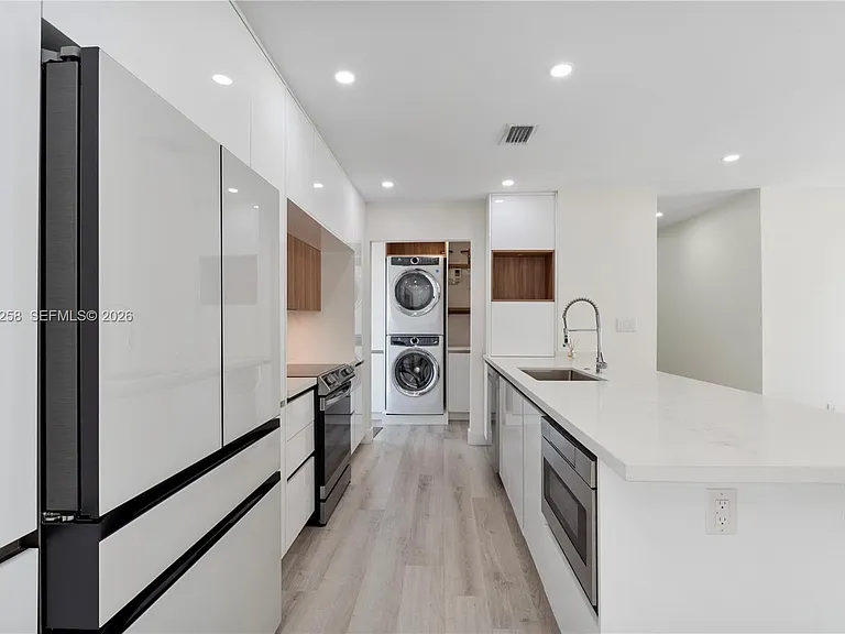 256 Grant Dr — Photo 12
