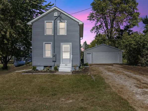 313 Roosevelt St, Alburnett, IA 52202