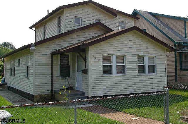 2nd image of 323 W Adams Ave
