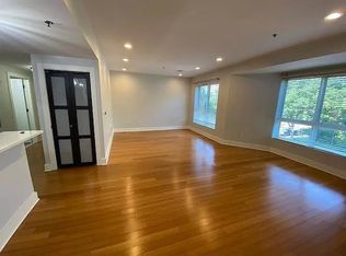 636 5th St APT 303, Hoboken, NJ 07030