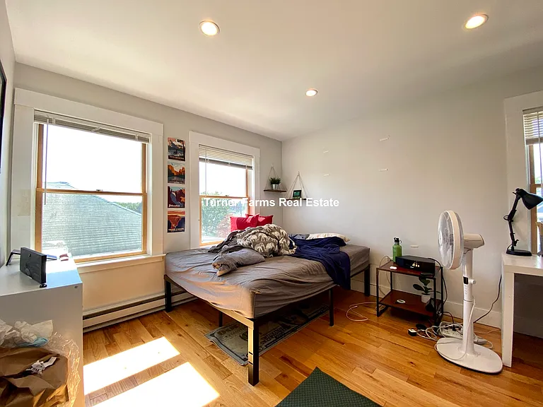 14 Renfrew St — Photo 10
