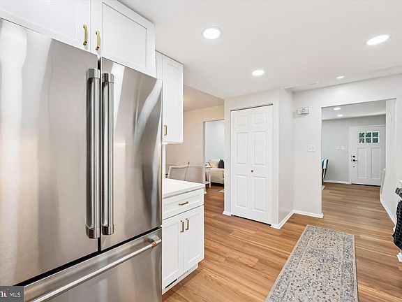 3rd image of 3923 Halsey St