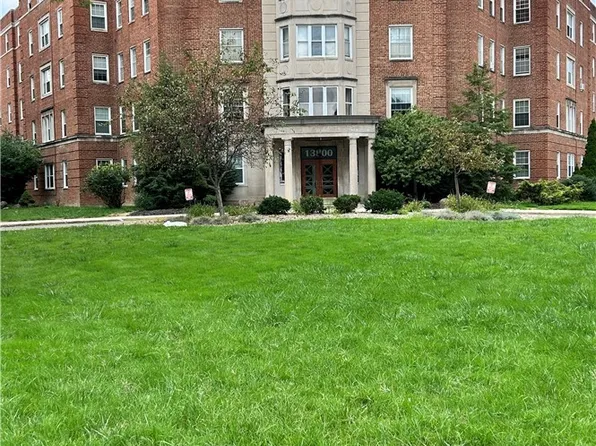 13800 Fairhill Rd Unit 318, Shaker Heights, OH 44120
