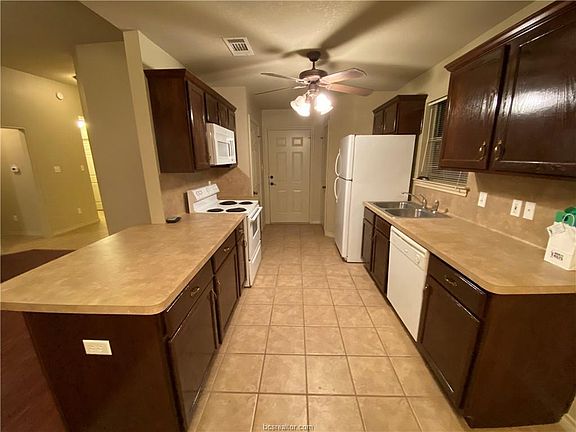 4th image of 3502 Farah Dr
