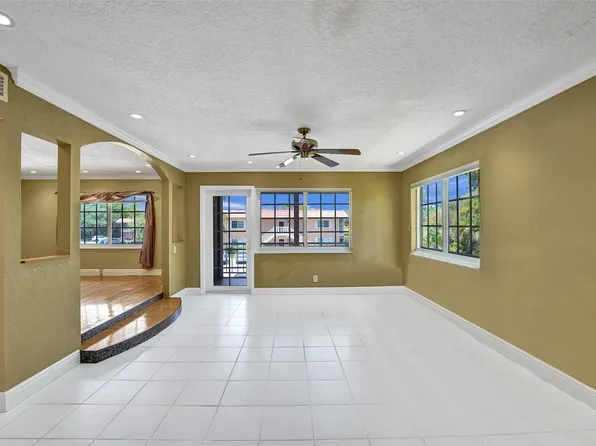 1940 NE 2nd Avenue #215J, Wilton Manors, FL 33305